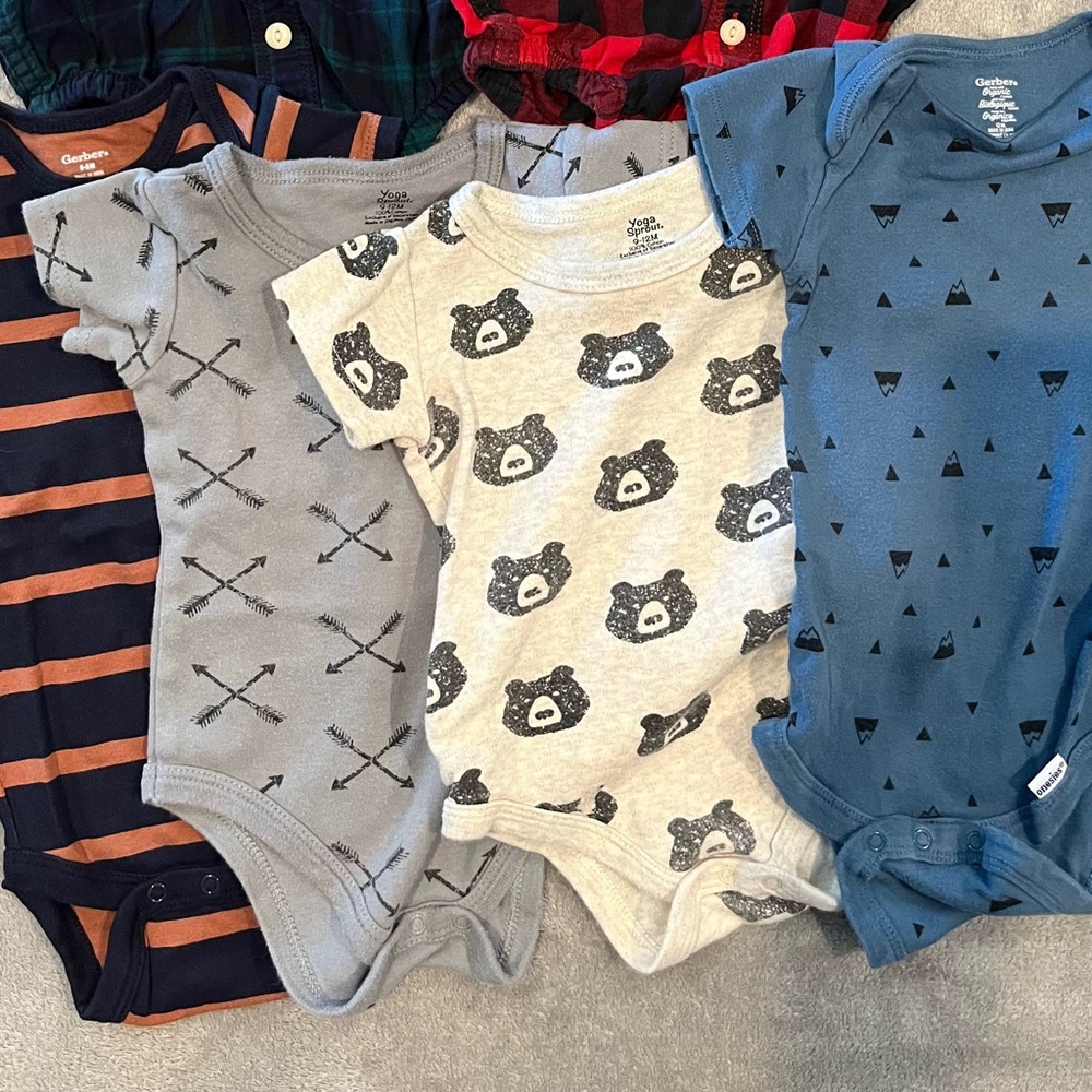EUC 6-12M Yoga Sprout and Gerber Short-Sleeve Onesies in Woodland Prints